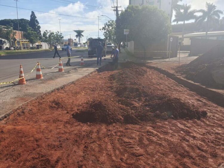 Município recupera asfalto em trecho da Avenida Heitor de Alencar Furtado