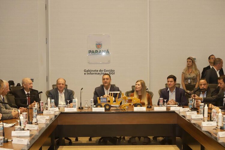 À Frente Paraná: governador anuncia pacote de obras de infraestrutura de R$ 3,4 bilhões