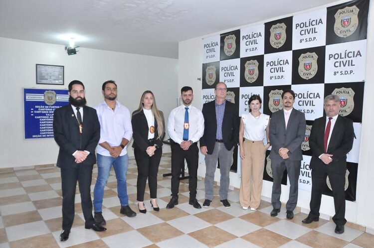 Delegados apostam em ferramentas digitais  para estreitar laços com a comunidade