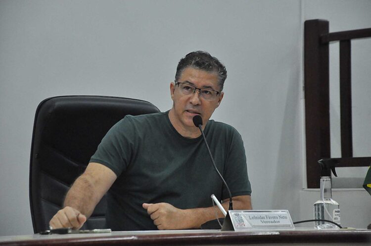 Doutor Leônidas pede afastamento das funções legislativas por 30 dias