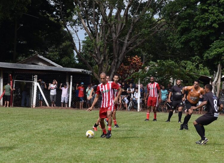 Após anunciar aposentadoria, Miranda disputa partida na Copa São José em Paranavaí