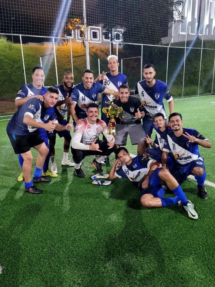 Time Lucas Vicente e Amigos é campeão do Torneio de Futebol Society