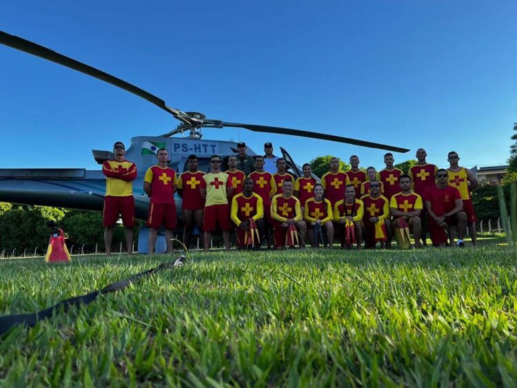 Policiamento ostensivo aéreo com helicóptero  resulta em tranquilidade nas praias do Noroeste