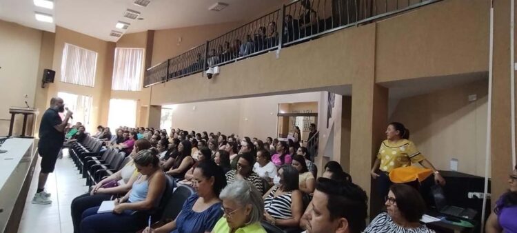 Professores da Rede Mundial de Ensino  participam de formação em cidade vizinha