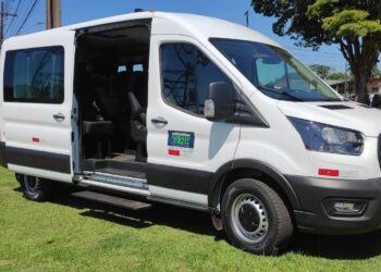 Prefeitura conquista veículo para o transporte escolar
