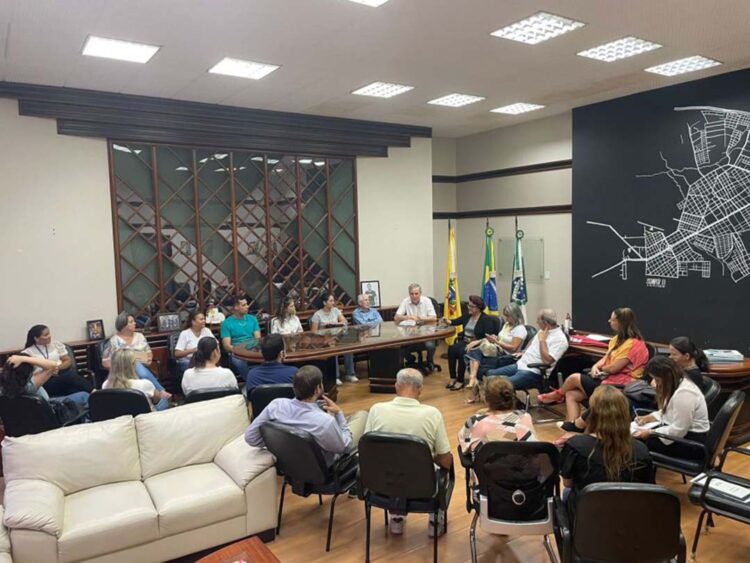 Conselho Municipal dos Direitos do Idoso toma posse em Paranavaí