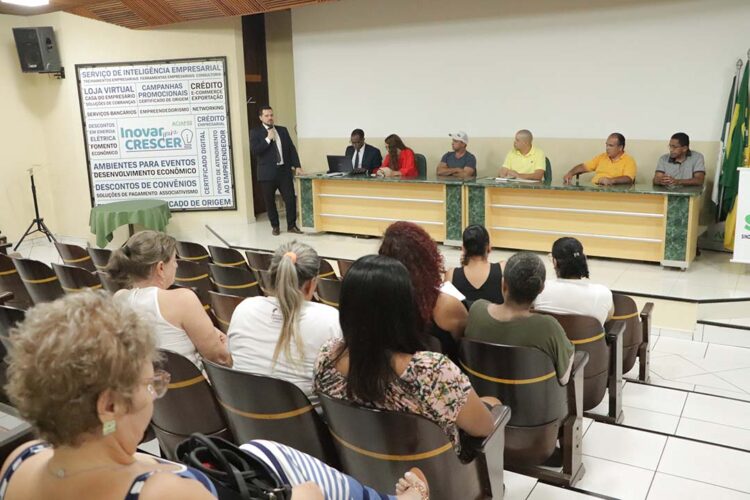 Servidores municipais de duas categorias serão desfiliados do Sinserpar