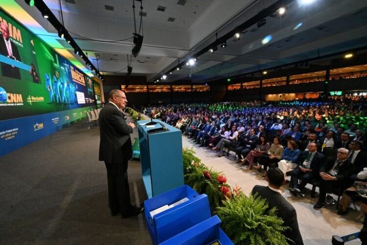 Alckmin reforça diálogo aberto e direto  com municípios na Marcha de Prefeitos