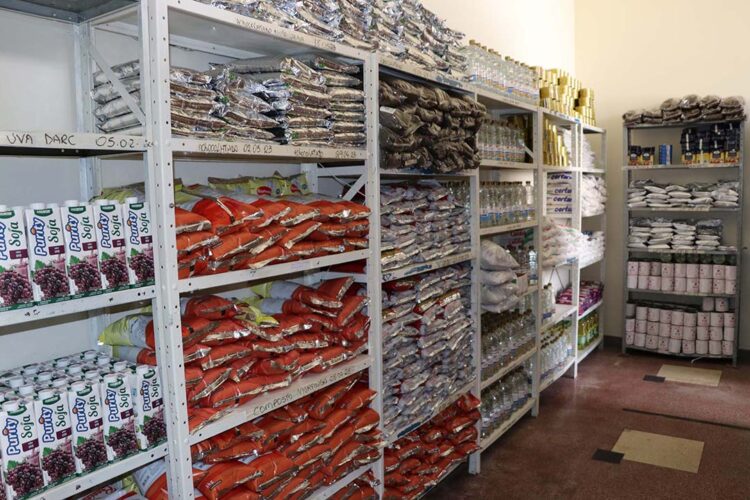 Governo entrega segunda remessa de alimentos não perecíveis da merenda escolar