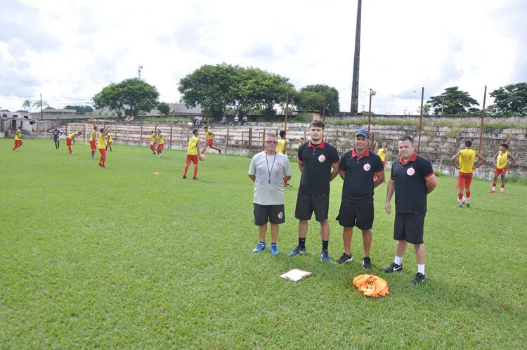 Nova comissão técnica inicia montagem  da equipe para a disputa do Paranaense