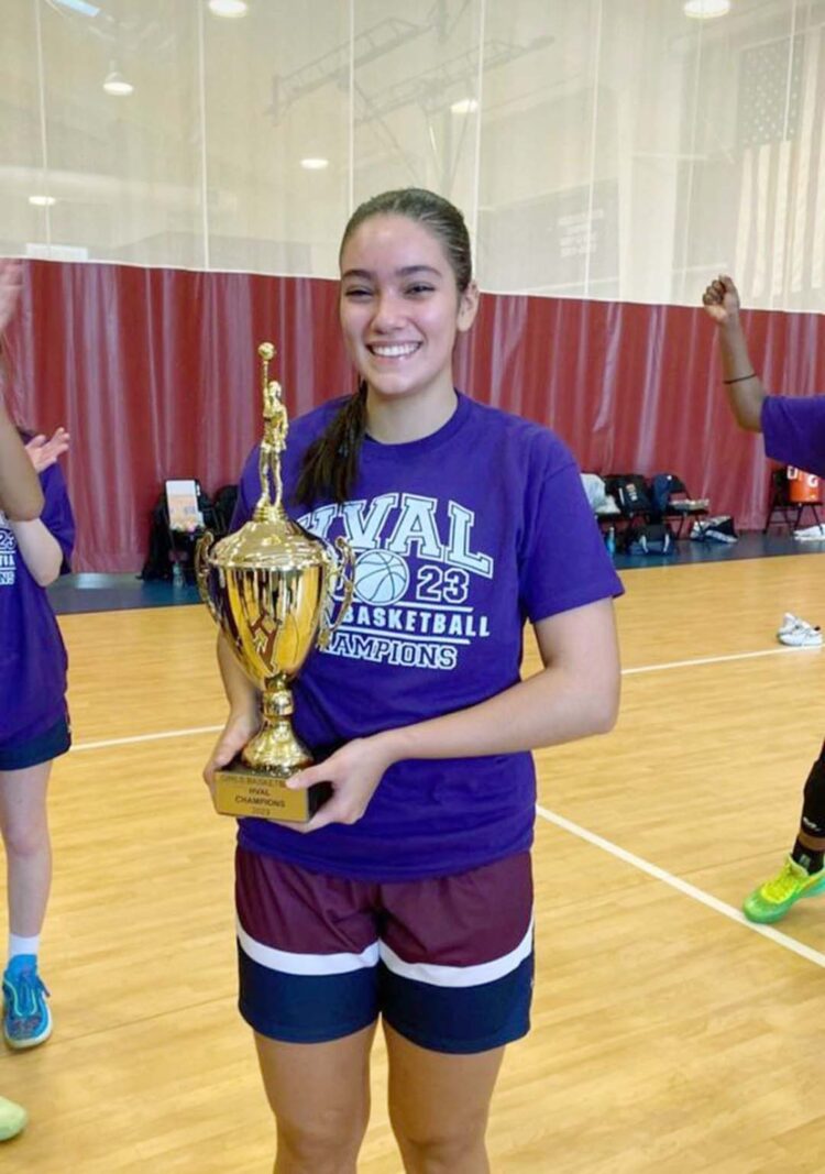 Atleta de Terra Rica é campeã em competição nos Estados Unidos