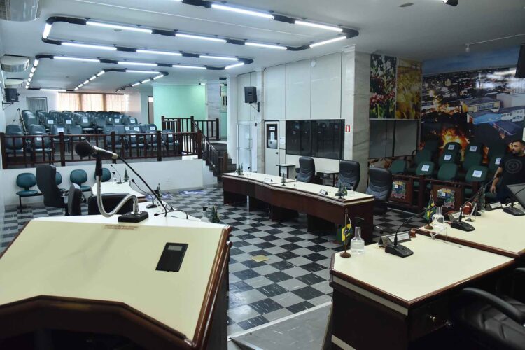 Vereadores propõem aumento de  cadeiras na Câmara de Paranavaí