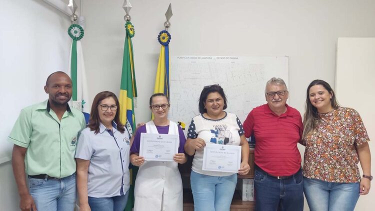 Ouvidoria Municipal de Saúde reconhece servidoras com certificado de elogio