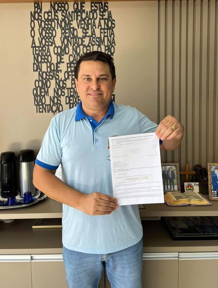 Prefeito de Santa Cruz de Monte Castelo autoriza  licitação de quase R$ 6 milhões em novos asfaltos