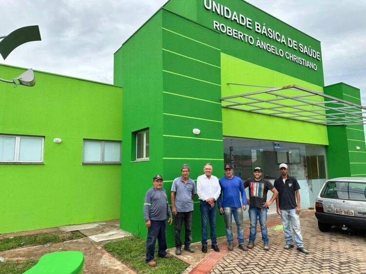 Prefeito Zé Maria vistoria obras de reforma  da UBS Roberto Angelo Christiano