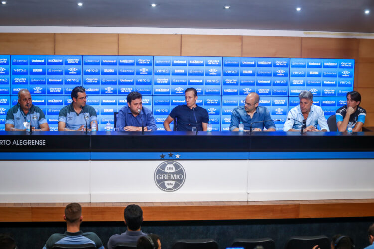 Lucas Leiva anuncia aposentadoria aos 36 anos por problemas cardíacos