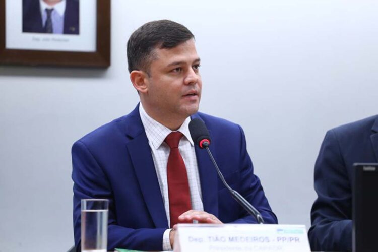 Tião Medeiros assume presidência da Comissão de Agricultura