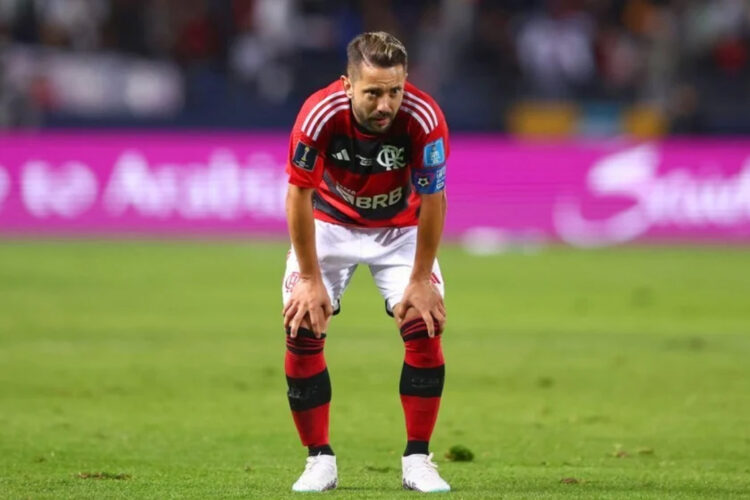 Everton Ribeiro vira favorito para vaga de Arrascaeta