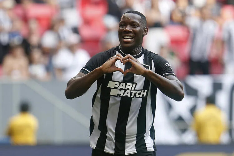 Patrick de Paula sofre lesão no joelho e está fora da temporada