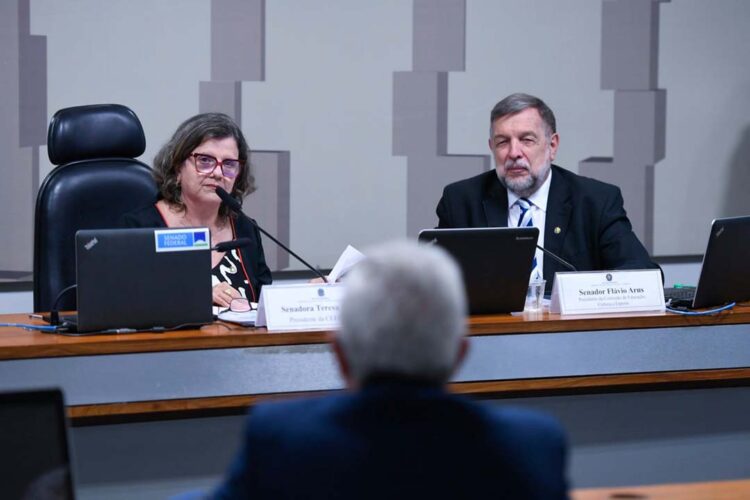 Instalada subcomissão para avaliar Ensino Médio