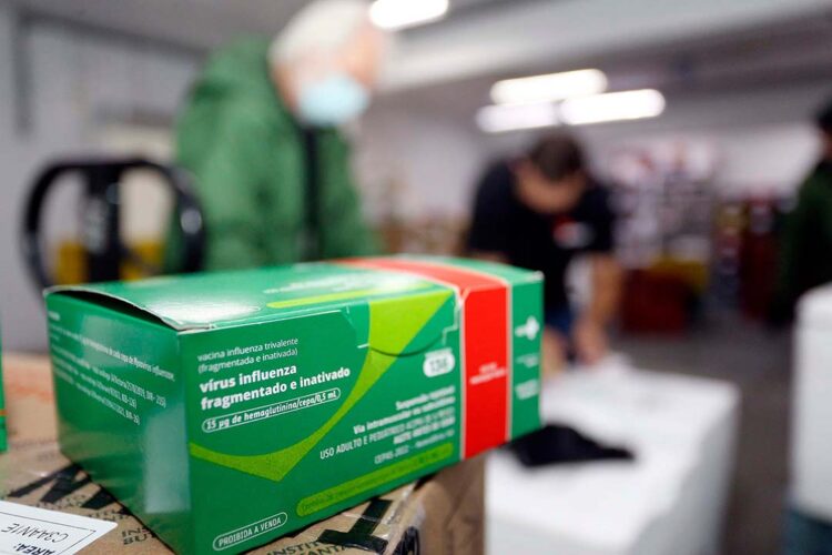 Vacinação inicia em abril e 4,6 milhões de paranaenses devem receber o imunizante