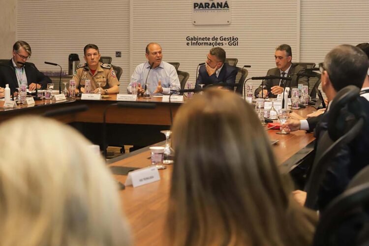 Descomplica Paraná: Estado avança no planejamento para simplificar abertura de empresas