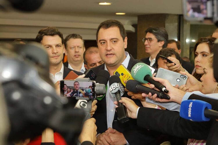 Lançado programa para levar pavimentação  a municípios com até 7 mil habitantes