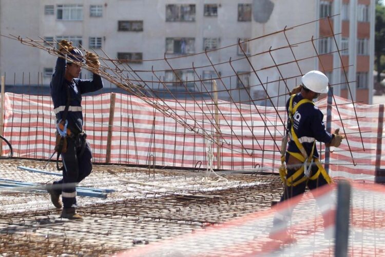 Confiança do industrial paranaense melhora em março 19 de abril de 2023