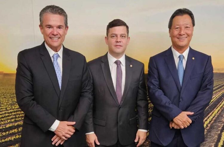 Ministro da pesca destaca atuação de Tião Medeiros na Comissão de Agricultura