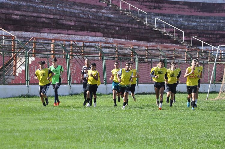 Jogando fora de casa, ACP estreia no Paranaense hoje