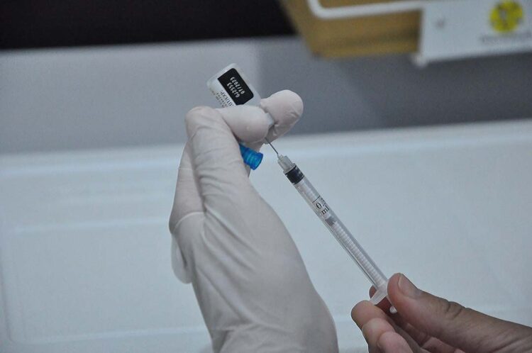 Mais de 200 mil pessoas podem receber  a vacina bivalente contra a Covid-19