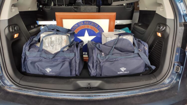 Receita Federal apreende 44 kg  de cocaína no Porto de Paranaguá