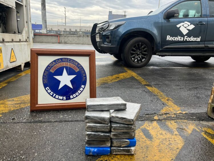 Receita Federal apreende 12 kg de cocaína