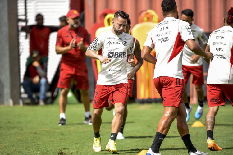 Flamengo suspende divulgação de lista  de relacionados após escalações vazarem