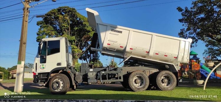 Município recebe mais um caminhão do Governo Federal