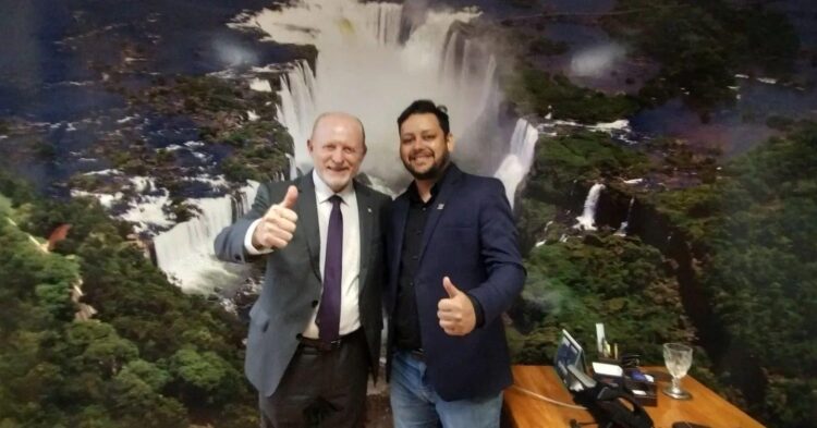 Em visita à Brasília, prefeito Alex Fernandes anuncia recursos para o município