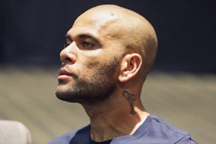 Defesa de Daniel Alves apresenta recurso por libertação