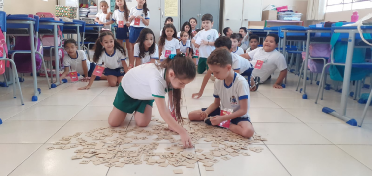 Projeto Plug@dos na Leitura está sendo desenvolvido em todas as escolas municipais de Paranavaí