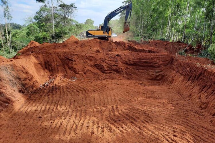 Com investimento de R$ 1,2 milhão, Estado inicia recuperação da PR-492 em Tamboara