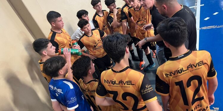 Colégio Paroquial de Paranavaí vence segunda partida no futsal masculino B
