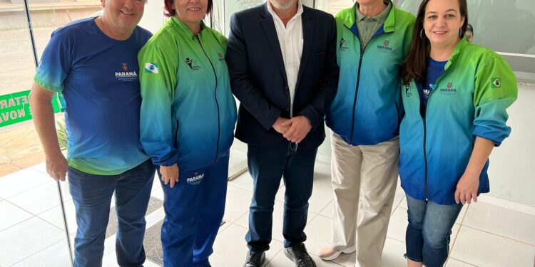 Coordenadora Geral dos Jogos Escolares Marcia Tomadon visita regional de Nova Esperança