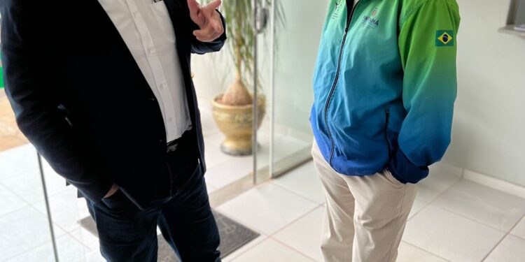 Coordenadora Geral dos Jogos Escolares Marcia Tomadon visita regional de Nova Esperança