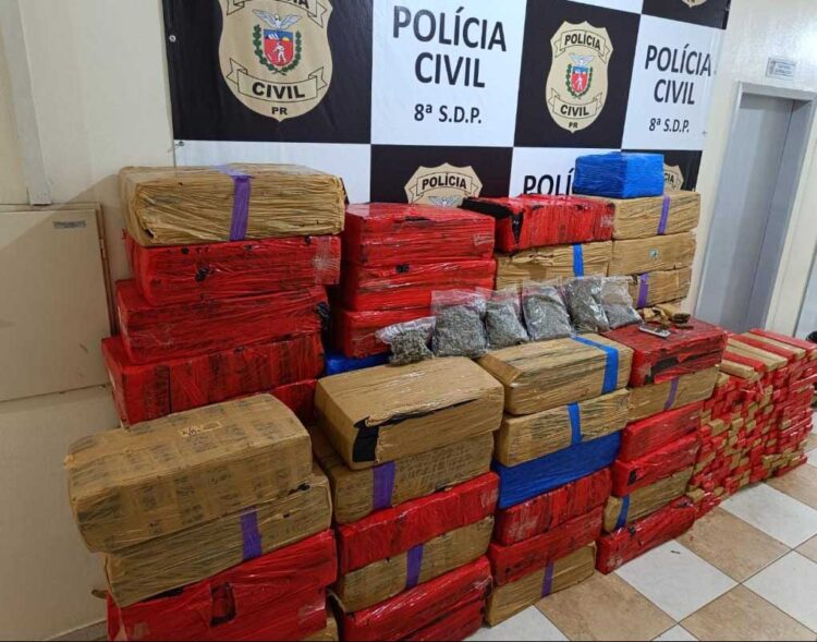 Polícia Civil de Paranavaí apreende duas toneladas de maconha em Amaporã