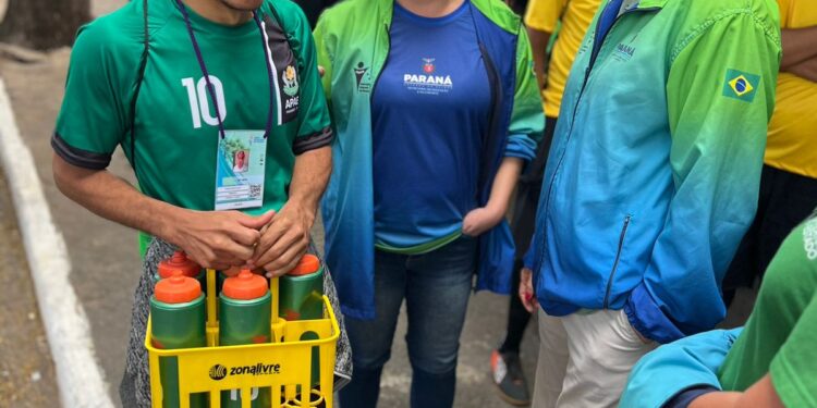 Coordenadora Geral dos Jogos Escolares Marcia Tomadon visita regional de Nova Esperança