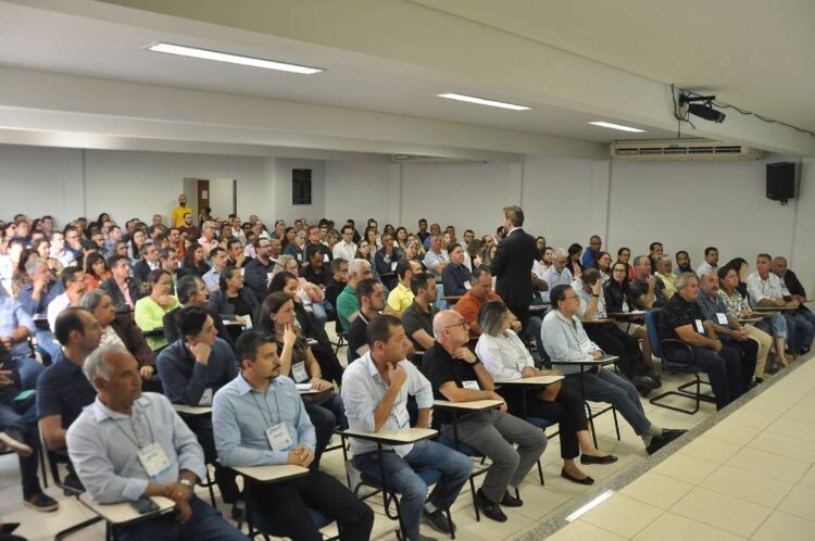 TCE-PR promove treinamento sobre Prestação Anual de Contas