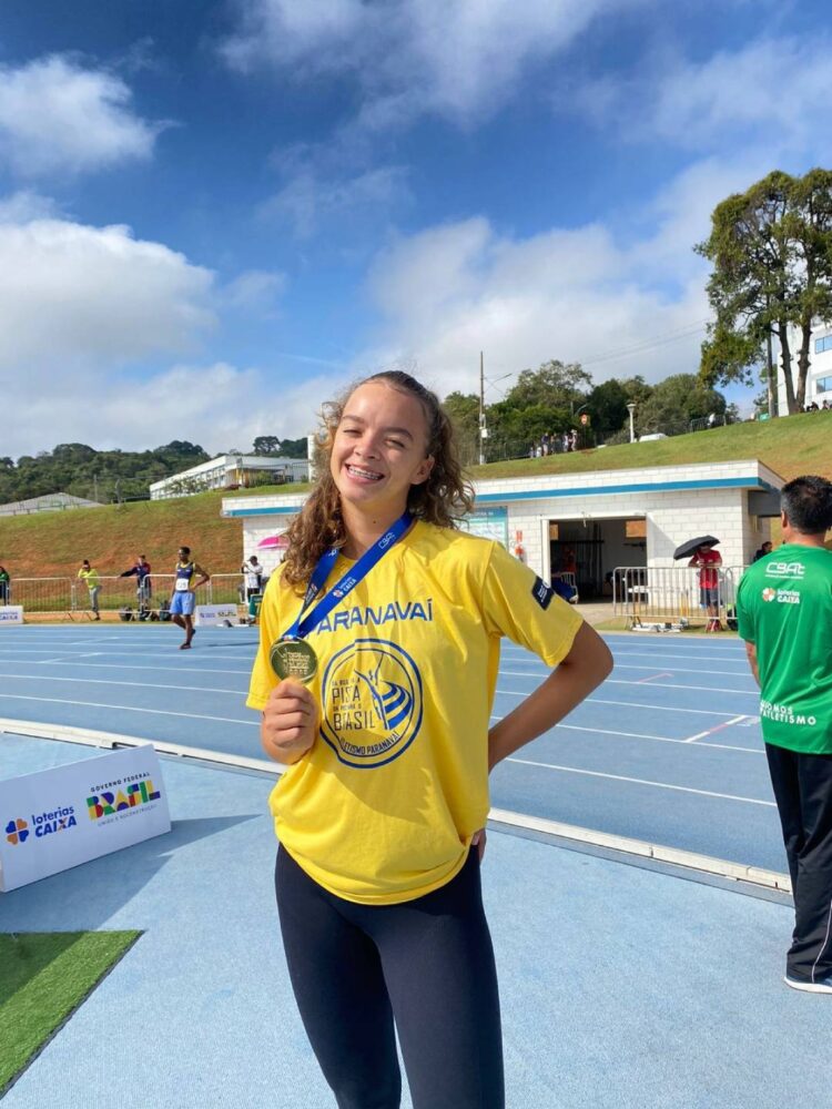 Competidora de Paranavaí é campeã do Troféu Adhemar Ferreira da Silva