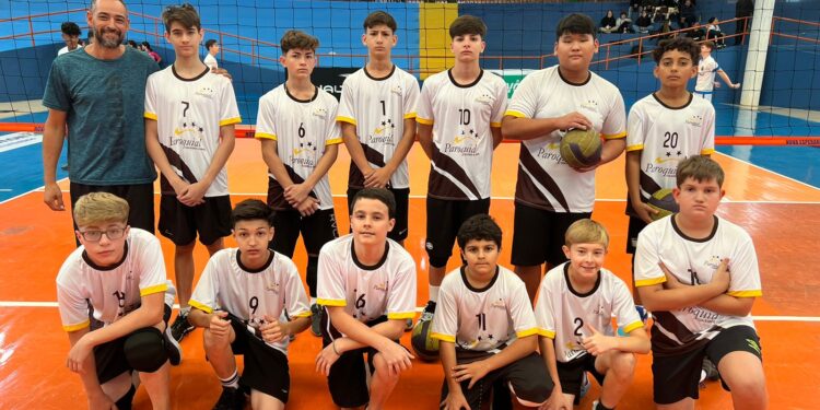 Colégio Nossa Senhora do Carmo de Paranavaí inicia competição com duas vitórias no voleibol