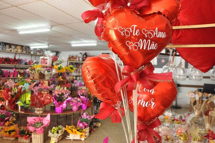 Flores são opções clássicas para presentear no Dia das Mães