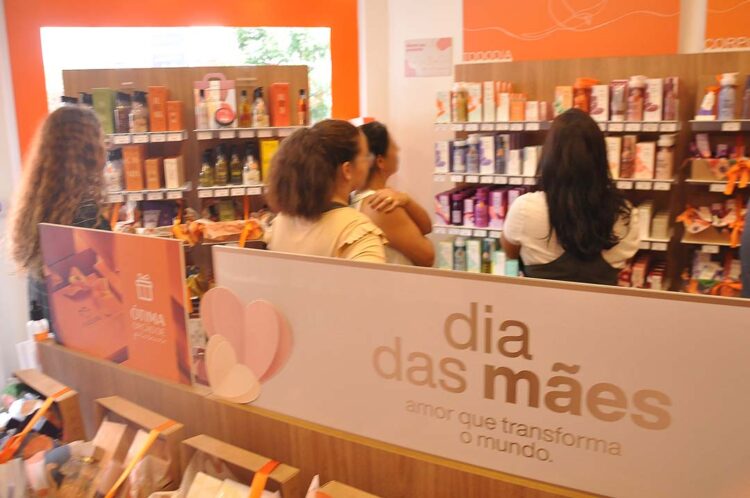 Comércio de Paranavaí registra alta de  12,4% nas vendas para o Dia das Mães