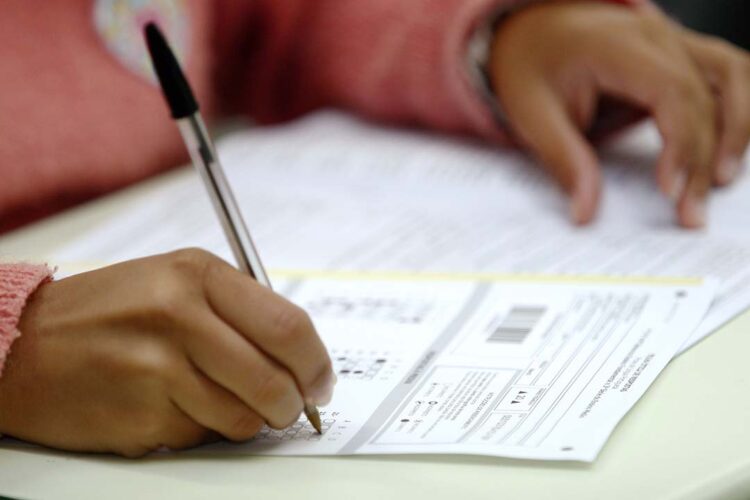 Enem e Encceja 2023 terão cartão-resposta com fonte ampliada